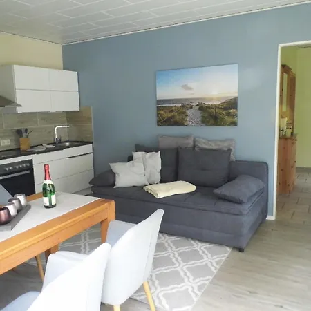 Freistehendes Am Malerischen Nepperminer Mit Terrasse Und Ruderboot * Neppermin
